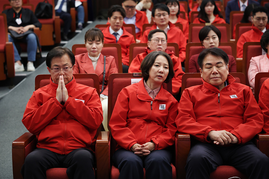 Asia News Wrap: Landslide win for opposition in S. Korean polls, and more